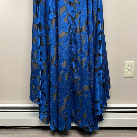 NWT Carmen Marc Valvo Infusion One Shoulder Floral Formal Gown with Pockets 12 - Picture 7 of 16